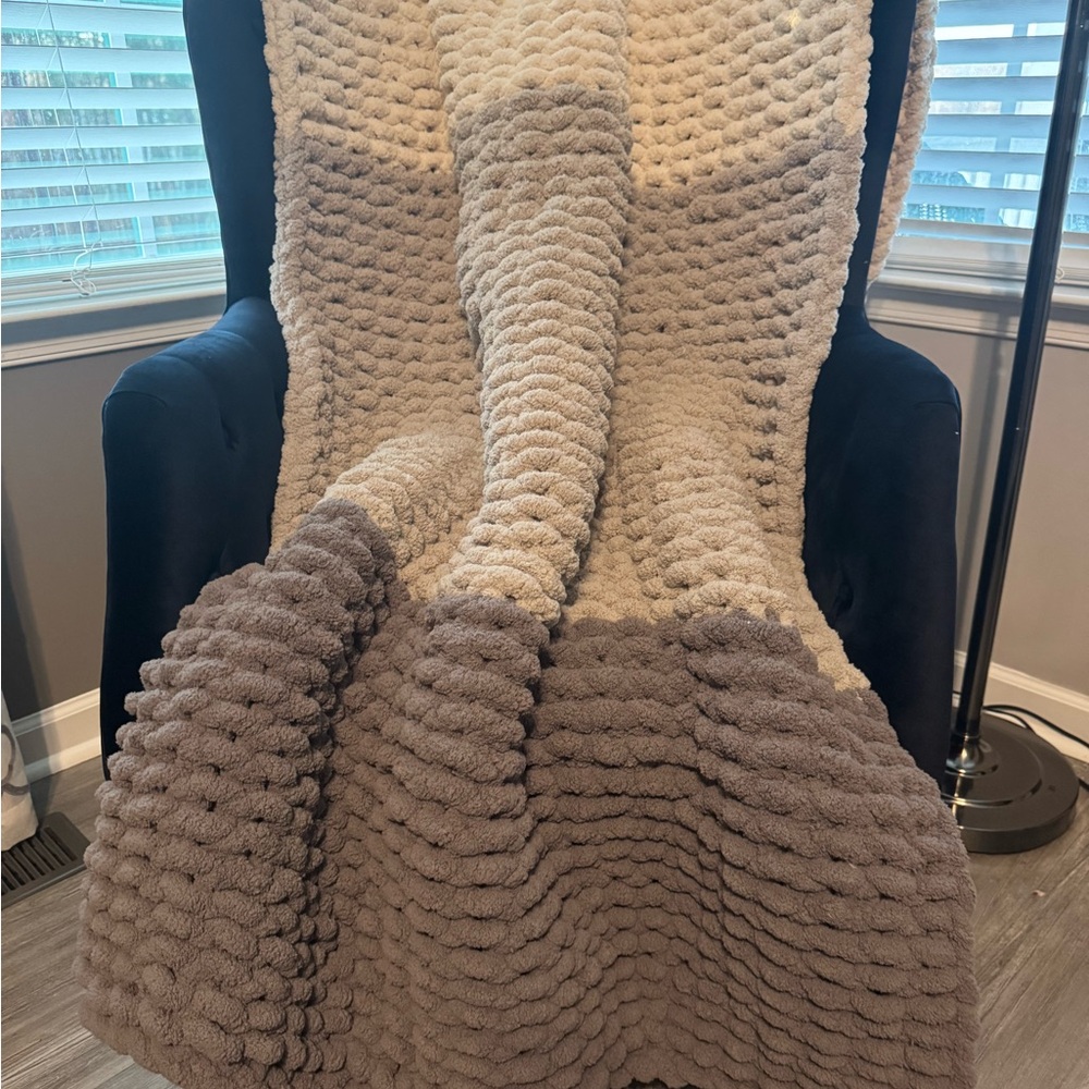 Cozy Two-Tone Taupe & Cream Chunky Throw Blanket